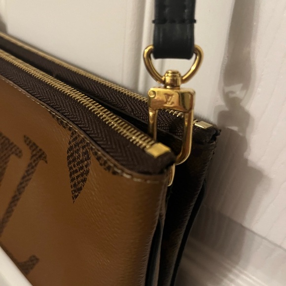 Louis Vuitton Double Reverse Mono Pochette crossbody bag - Picture 5 of 15